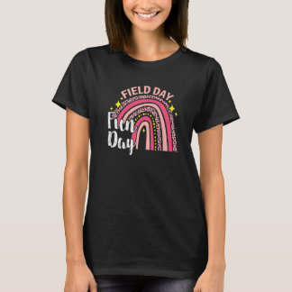 フィールド日おもしろい日学校先生の最後の日 Tシャツ