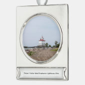 フェアポートハーバーウエストブレークウォーターライトハウス シルバープレートバナーオーナメント (左)