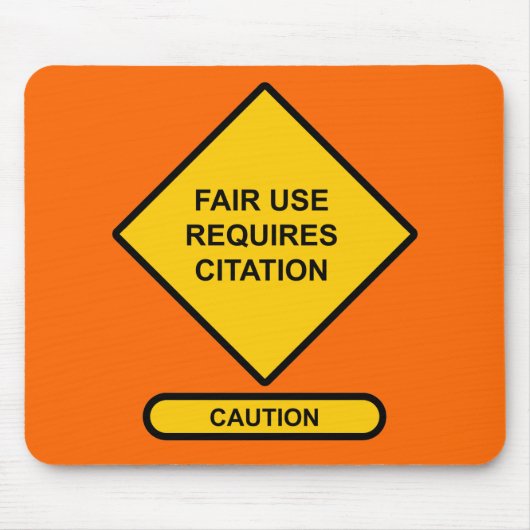 フェアユースには引用が必要 マウスパッド (正面)