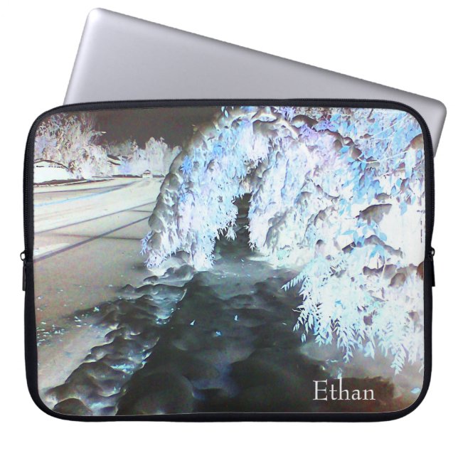 フェアリーグローティール（緑がかった色） ラップトップスリーブ (正面)