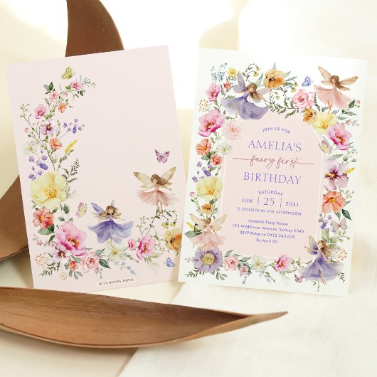 フェアリーファースト誕生日緑豊かなワイルドフラワーガーデンパーティー 招待状