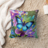 フェアリー白熱［赤熱］光を放つガーデンに青い蝶 クッション (ブランケット)