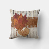 フェイクなバーラップ、木は、ハートを枕を結婚することを去ります クッション (裏面)