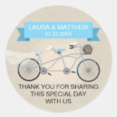 フェイクなリネン青いタンデム自転車の結婚式 ラウンドシール (正面)
