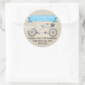 フェイクなリネン青いタンデム自転車の結婚式 ラウンドシール (バッグ)