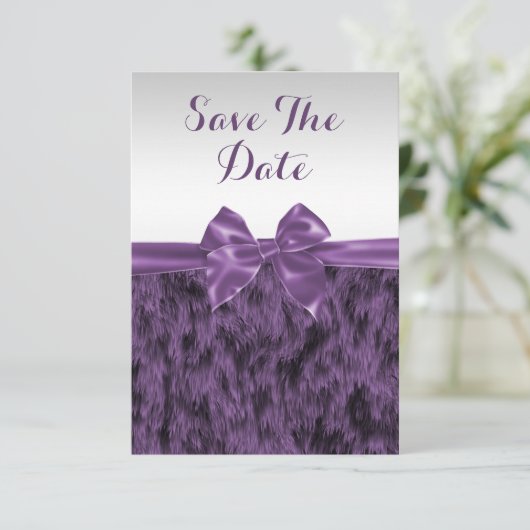 フェイクな毛皮及び紫色の弓誕生日の保存日付 セーブザデート (スタンド正面)