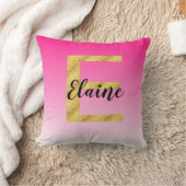 フェイクな金ゴールドのグリッターの大文字Eのピンクの勾配 クッション (ブランケット)