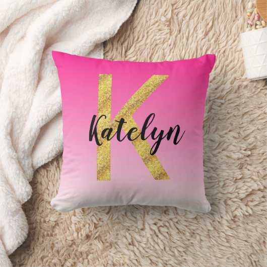 フェイクな金ゴールドのグリッターの大文字Kのピンクの勾配 クッション (ブランケット)