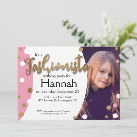 フェイクな金ゴールドのグリッター、ピンクのファッショニスタ点の誕生日 招待状 (スタンド正面)
