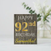 フェイク木材、フェイク金ゴールド92番目の誕生日+名前をカスタムする ポストカード (スタンド正面)