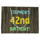 フェイク木、色彩の鮮やか文字の外観、42番目の誕生日+名前 ラージペーパーバッグ (裏面)