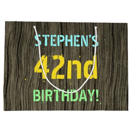 フェイク木、色彩の鮮やか文字の外観、42番目の誕生日+名前 ラージペーパーバッグ (裏面)