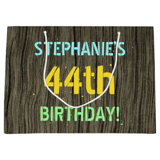 フェイク木、色彩の鮮やか文字ルック、44誕生日+名前 ラージペーパーバッグ (正面)