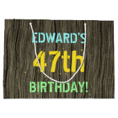 フェイク木、色彩の鮮やか文字ルック、47誕生日+名前 ラージペーパーバッグ (裏面)