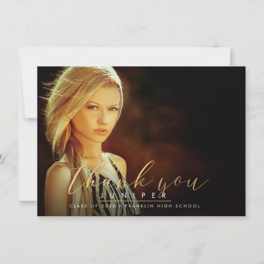 フェイク金ゴールドブラシスクリプトの卒業サンキューカード 招待状 (正面)