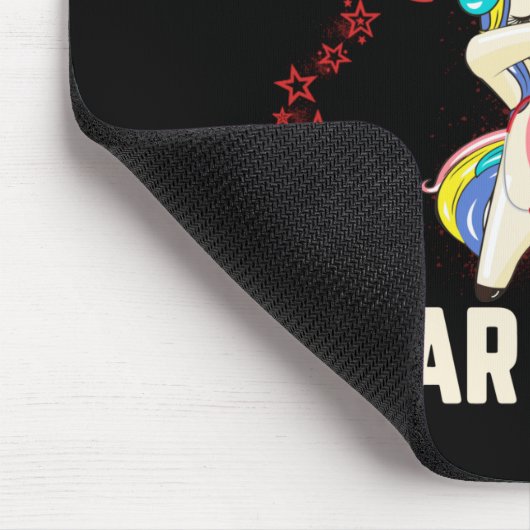 フェイスマスクを着たナースのダビ実在ング マウスパッド (コーナー)