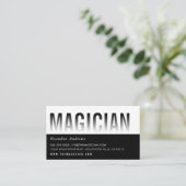 フェグラデーションード方位モダン文字ミニマルはっきりした黒 名刺 (スタンド正面)