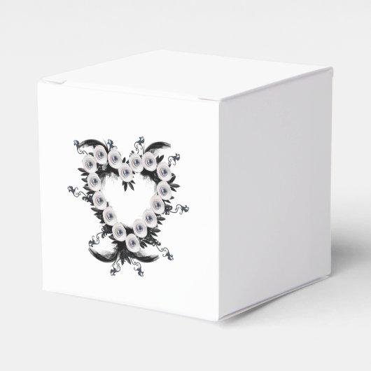 フェザーとブラックパールのハート形状 フェイバーボックス (正面サイド)