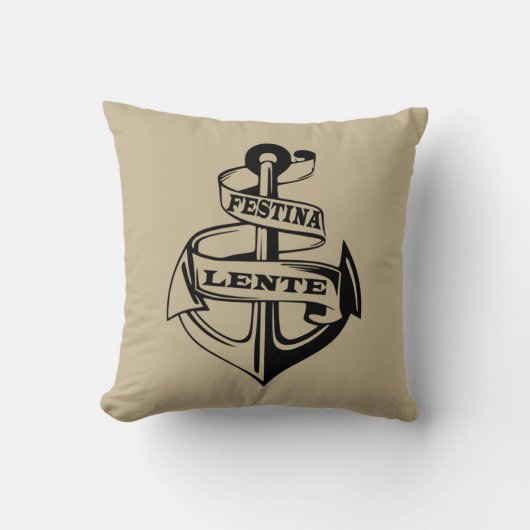 フェスティナ・レンテ クッション (正面)