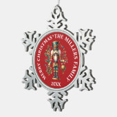 フェスティバルのクリスマスくるみクラッカー スノーフレークピューターオーナメント (右)