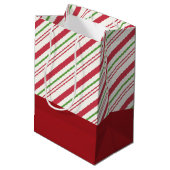 フェスティバルのパグでレッドサンタハットとクリスマスライト ミディアムペーパーバッグ (裏面アングル)