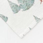 フェスティバルアカシカ雪に覆われたトウヒの木 フリースブランケット (角)