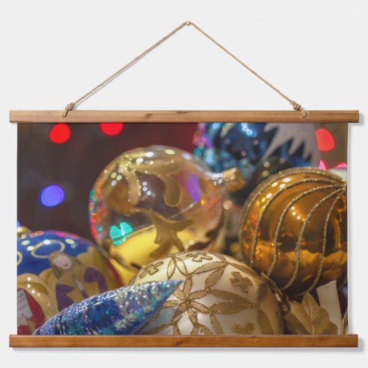 フェスティバルクリスマスオーナメントクローズアップ 吊り下げ型タペストリー (正面)