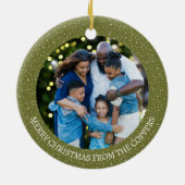 フェスティバルクリスマスジョイカスタムズファミリーフォトホリデー セラミックオーナメント (裏面)