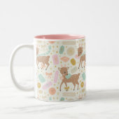 フェスティバルクリームヴィンテージトナカイイラストレーション ツートーンマグカップ (左)