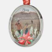 フェスティバルグリーンとレッドクリスマスホリデーフォト メタルオーナメント (左)