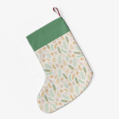 フェスティバルグリーンパインの枝と金ゴールドの葉のパターン スモールクリスマスストッキング (裏面 (吊り時))