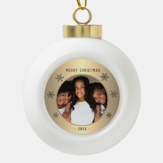 フェスティバルゴールデンメタリックスノーフレーク家族の写真 セラミックボールオーナメント (正面)