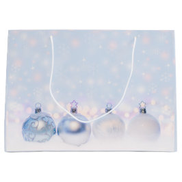 フェスティバルシルバーのクリスマスボールを雪に ラージペーパーバッグ