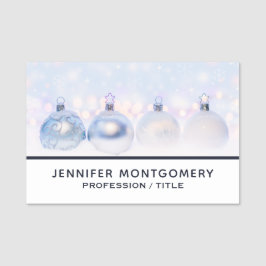 フェスティバルシルバーのクリスマスボールを雪に 名札