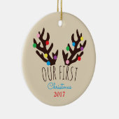フェスティバルトナカイ〔雄ジカの〕枝角、私たちの初めてのクリスマスChri セラミックオーナメント (右)