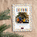フェスティバルハッピーEverything 4 Photo シーズンカード<br><div class="desc">カスタムモダンカスタマイズ用のDIYテンプレート付きクリスマスフォトシンプルカードを印刷。このフェスティバルデザインは、カラフルタイポグラフィと青、ブルゴーニュ、マスタード、オレンジ色の可愛い抽象芸術ドットの背景を備えている。家族の写真、個人的なあいさつ、名前、年を追加する。デザインツールを使用してフォントと色を編集する。裏面には宇宙を追加する写真と文字。</div>