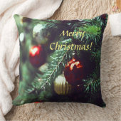 フェスティバルメリークリスマスツリーと赤オーナメント クッション (ブランケット)