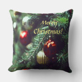 フェスティバルメリークリスマスツリーと赤オーナメント クッション (正面)