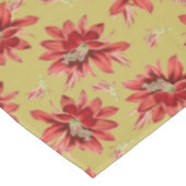 フェスティバルレッドクリスマスサボテンの花オン金ゴールド テーブルクロス (アングル)