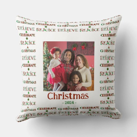 フェスティバルレッドグリーンクリスマスタイポグラフィ1写真 クッション (裏面)