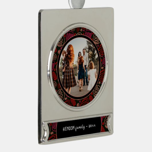 フェスティバルレッドワンラインアートクリスマスファミリーフォト シルバープレートバナーオーナメント (右)