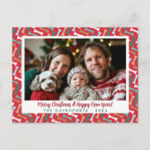 フェスティバルレッド&ティール(緑がかった色)ドッグボーンズ模様ファミリーフォト シーズンポストカード (正面)