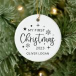 フェスティバル初めてのクリスマス セラミックオーナメント<br><div class="desc">フェスティバルブラックタイポグラフィ、私の初めてのクリスマス、オーナメント。特徴、テンプレート文字ラインの名前と年に一致する黒い色の背景。</div>