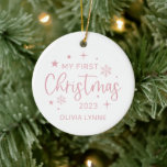 フェスティバル初めてのクリスマス セラミックオーナメント<br><div class="desc">フェスティバルピンクタイポグラフィ、私の初めてのクリスマス、オーナメント。機能、テンプレート文字ライン名と年に一致するピンク色の背景。</div>
