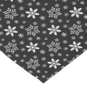フェスティバル白黒スノーフレーク・タイル ショートテーブルランナー (コーナー)