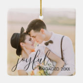 フェスティバル私たちの初めてのクリスマス婚約したギフト セラミックオーナメント (裏面)