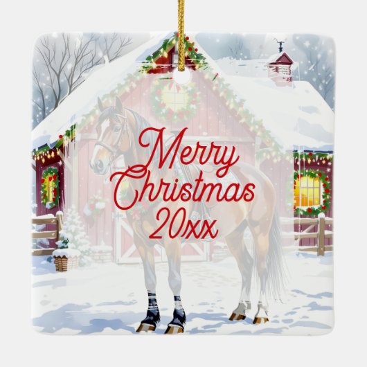 フェスティバル茶色の馬と冬の納屋のクリスマス セラミックオーナメント (裏面)