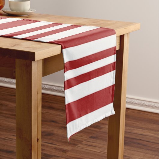 フェスティバル赤と白ストライプの ショートテーブルランナー (インサイチュ)