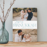 フェスティバル | 2写真Hanukkah シーズンカード<br><div class="desc">私たちのフェスティバルとエレガントハヌカーのカードデザインはあなたの家族の写真の2つを表示する完璧なお気に入りの方法である。デザインはソフトティール（緑がかった色）セリフタイポグラフィと手書き文字のスクリプトに加え、あなたの家族の名前で「Joyous Hanukkah」を備えている。カードは白い星模様に逆向き。</div>