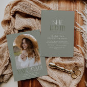 フェテモダングリーン彼女はそれを撮影したアーチ卒業 招待状